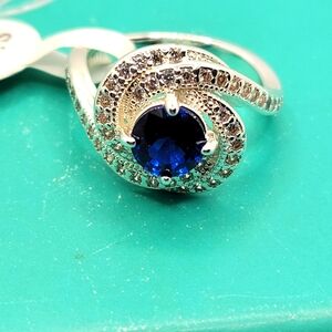 GORGEOUS BELLA FIZZ RING